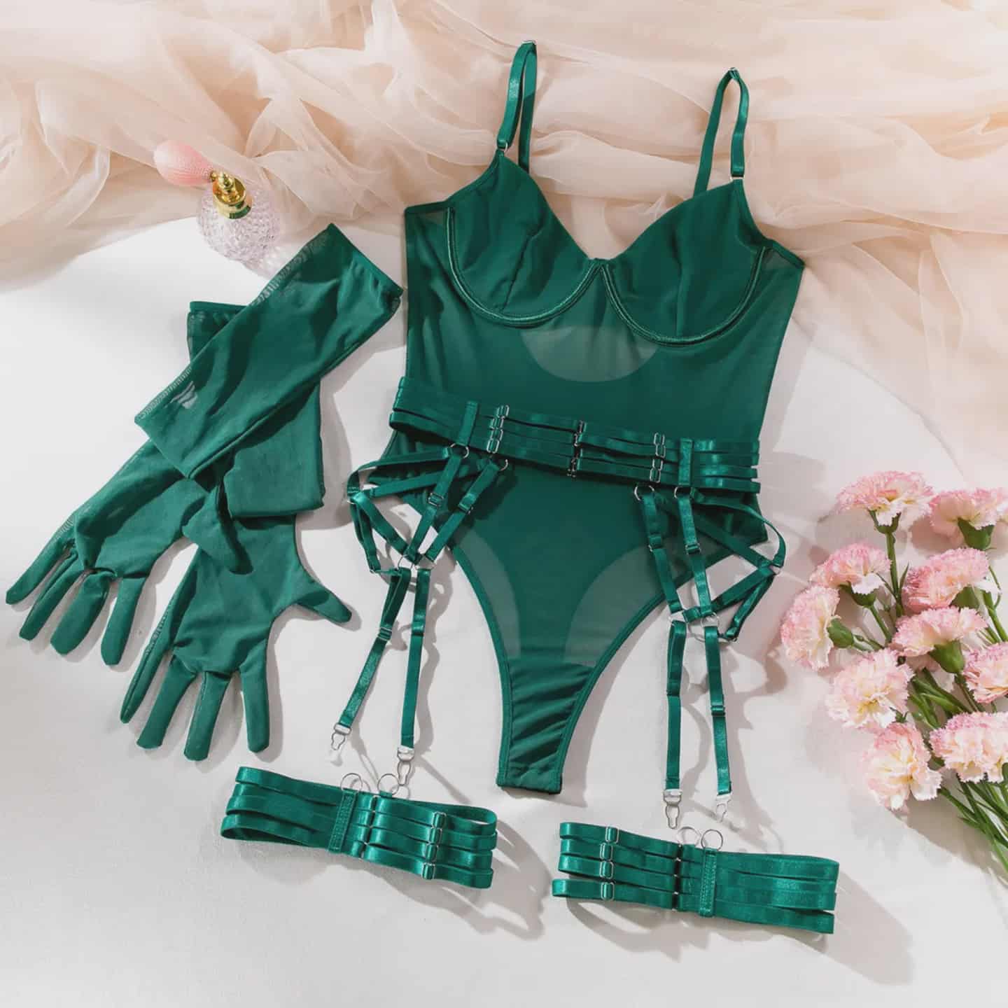 INTIMATES BACKLESS WITH GARTER &THONG LINGERIE SET NW-574